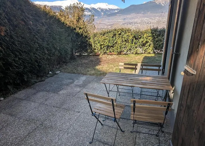 Διαμέρισμα Entier Avec Terrasse Et Jardin *