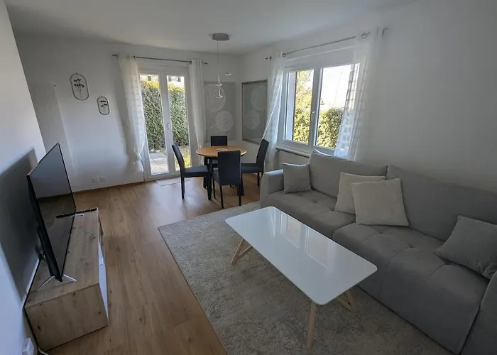 Daire Entier Avec Terrasse Et Jardin *